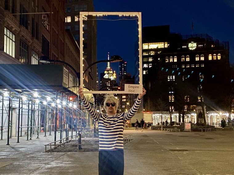 Vở kịch về cuộc đời danh họa người Mỹ Andy Warhol được trình diễn ngay trên đường phố New York ảnh 11