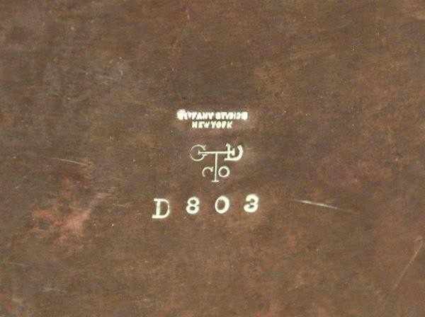 Hiểu về nghệ thuật của Tiffany: Chữ ký trên một cây đèn Tiffany nguyên bản có quan trọng? ảnh 2