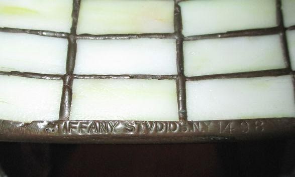 Hiểu về nghệ thuật của Tiffany: Chữ ký trên một cây đèn Tiffany nguyên bản có quan trọng? ảnh 4