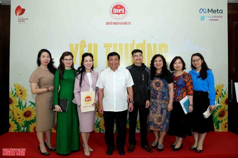 Trở về với Yêu thương ảnh 8