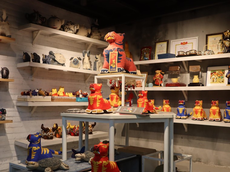 Những món quà đặc biệt được trao tặng trong chuyến bay đặc biệt ảnh 10