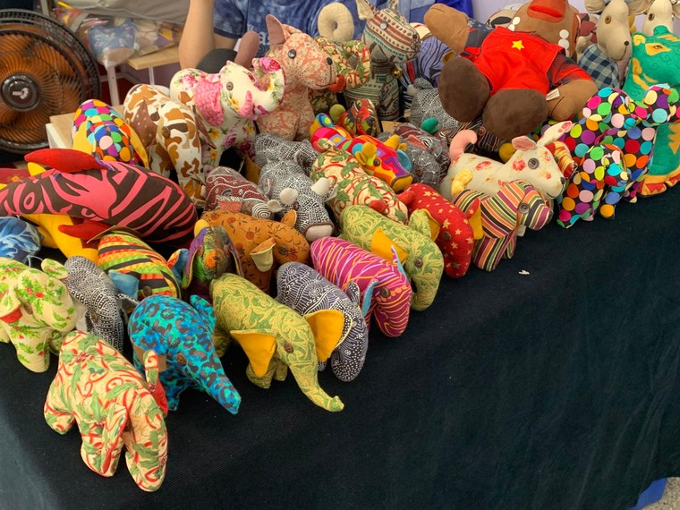 SEA Games 31: Dạo quanh Hội chợ triển lãm hàng lưu niệm Thủ đô năm 2022 ảnh 4