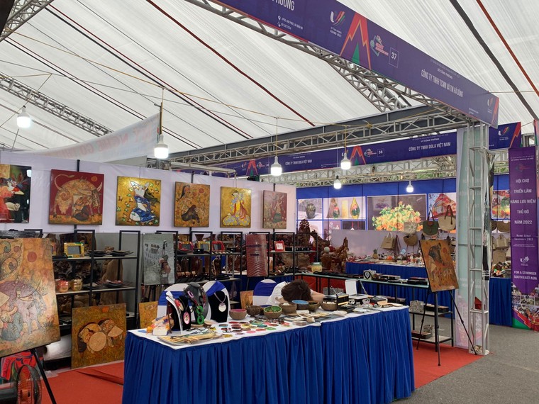 SEA Games 31: Dạo quanh Hội chợ triển lãm hàng lưu niệm Thủ đô năm 2022 ảnh 12