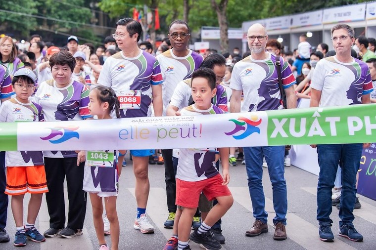 Hơn 1500 vận động viên tại Thủ đô tham gia giải chạy Pháp ngữ 2022 ảnh 8