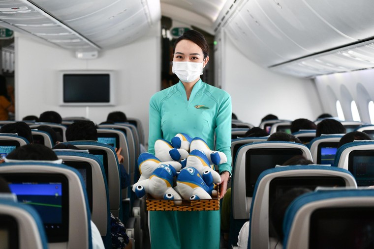 Những món quà đặc biệt được trao tặng trong chuyến bay đặc biệt ảnh 1