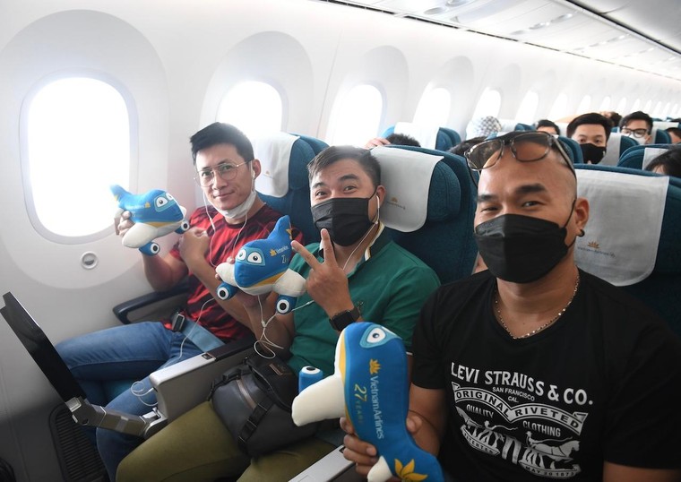 Những món quà đặc biệt được trao tặng trong chuyến bay đặc biệt ảnh 4