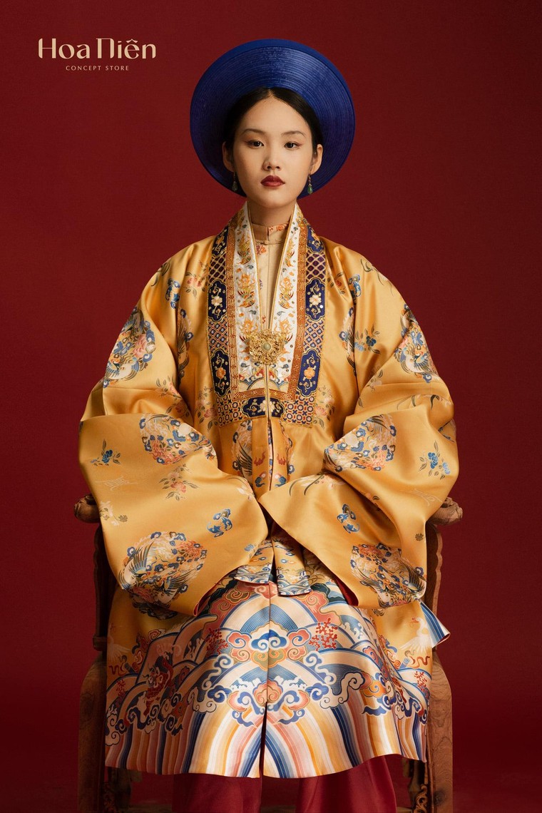 Diễu hành Việt cổ phục 'Bách hoa bộ hành' quanh hồ Gươm, Hà Nội ảnh 2