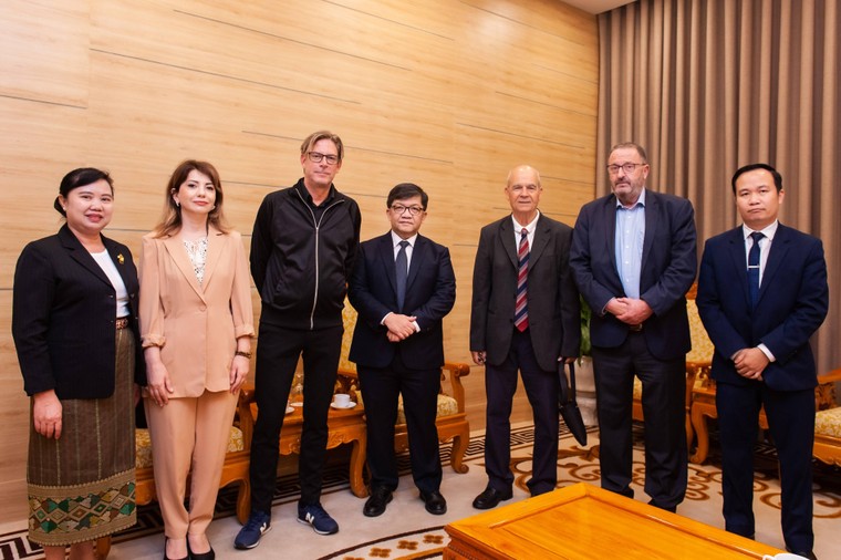 Hà Nội: Chủ tịch LH các hội UNESCO Việt Nam gặp gỡ đại diện các Đại sứ quán ảnh 3