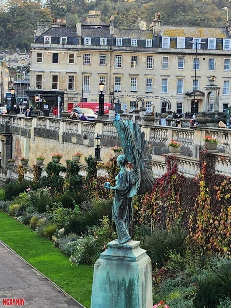 Vẻ cổ kính mộng mơ của Bath, thành phố di sản thế giới tại Anh quốc ảnh 16