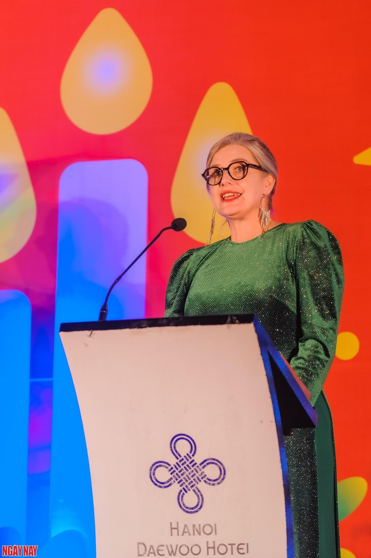 Những ngọn nến lung linh trong Lễ kính Thánh Lucia ảnh 2