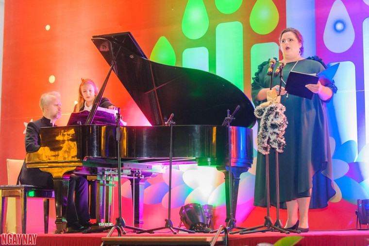 Những ngọn nến lung linh trong Lễ kính Thánh Lucia ảnh 5