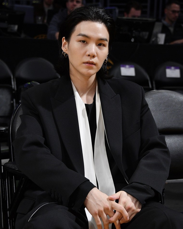 SUGA (BTS) trở thành Đại sứ của thương hiệu thời trang cao cấp Valentino ảnh 1