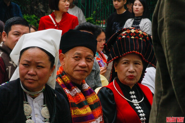 Triển lãm 'Dám sống một cuộc đời rực rỡ': bản phác thảo đầu tiên về hành trình văn hóa và tình người ảnh 6