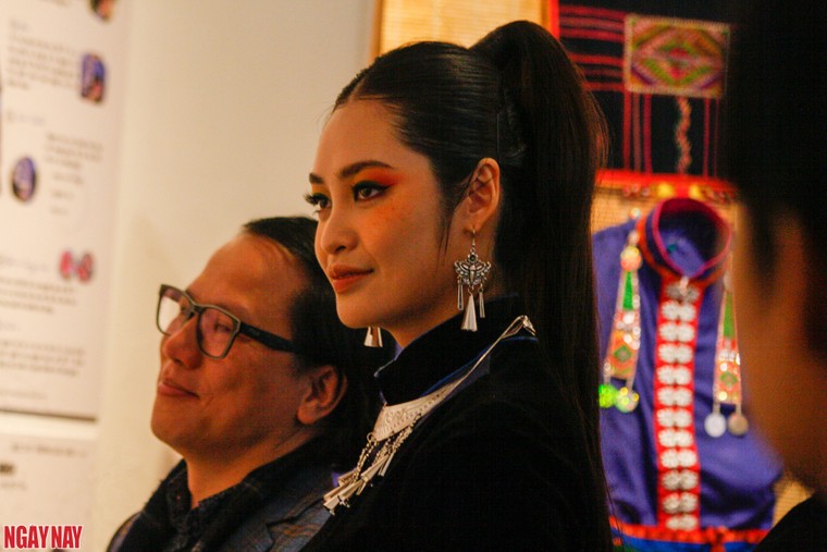 Triển lãm 'Dám sống một cuộc đời rực rỡ': bản phác thảo đầu tiên về hành trình văn hóa và tình người ảnh 5