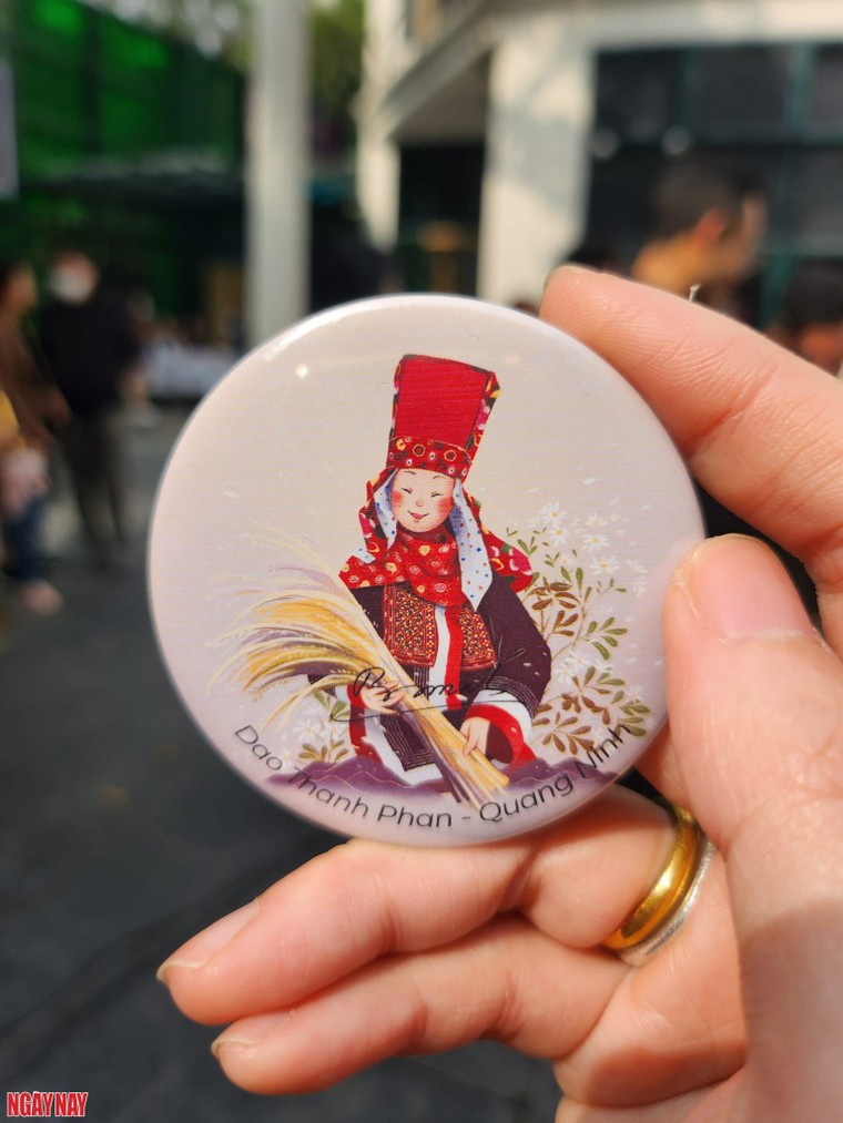 Triển lãm 'Dám sống một cuộc đời rực rỡ': bản phác thảo đầu tiên về hành trình văn hóa và tình người ảnh 11