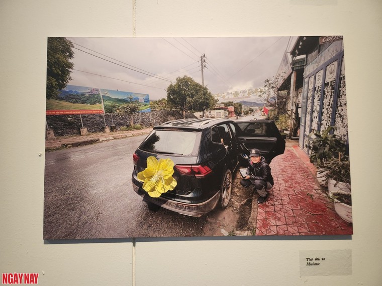 Triển lãm 'Dám sống một cuộc đời rực rỡ': bản phác thảo đầu tiên về hành trình văn hóa và tình người ảnh 3