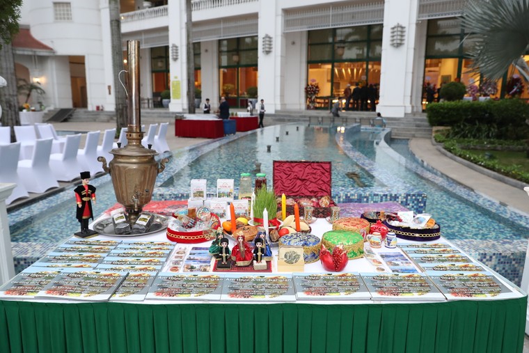 Rực rỡ Lễ hội mùa xuân Norvuz tại Hà Nội ảnh 1