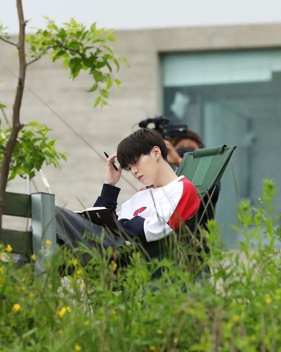 Những dòng nguệch ngoạc bên lề sách ảnh 3