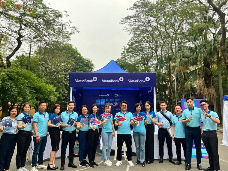 Đặt chân lên chuyến "Phiêu lưu văn hóa" cùng E-Fiesta tại trường Đại học Kinh tế quốc dân ảnh 3