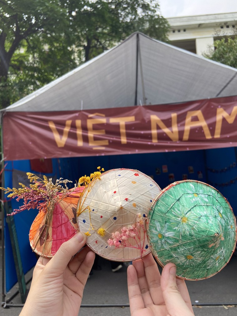 Đặt chân lên chuyến "Phiêu lưu văn hóa" cùng E-Fiesta tại trường Đại học Kinh tế quốc dân ảnh 10