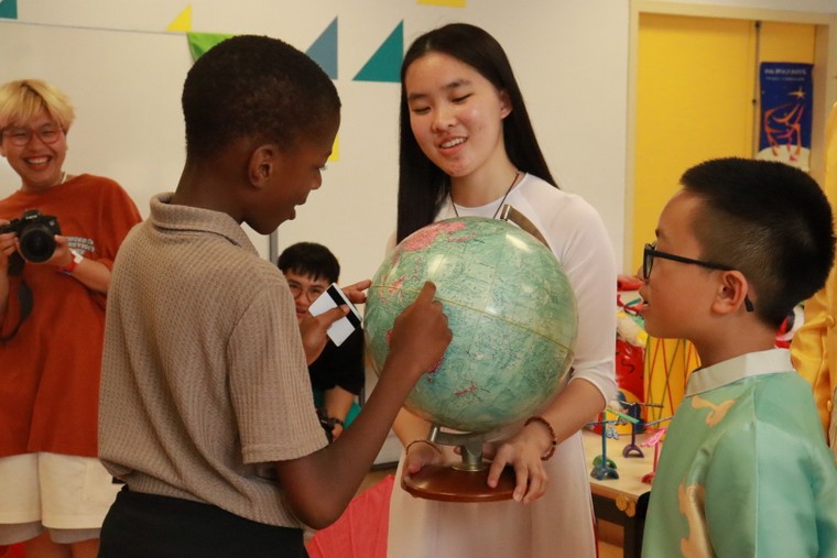 Học sinh Pháp hào hứng khám phá văn hóa Việt Nam ảnh 2