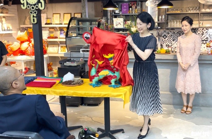 Công nương Nhật Bản Kiko đến thăm quán cà phê ngôn ngữ ký hiệu KymViet Space tại Hà Nội ảnh 9