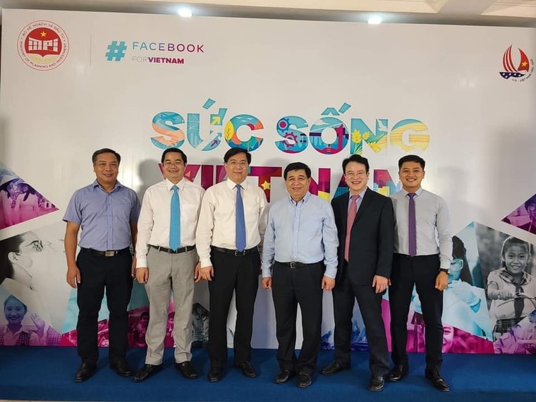 Bộ trưởng Bộ Kế hoạch và Đầu tư Nguyễn Chí Dũng được vinh danh Giải thưởng Cống hiến ảnh 8