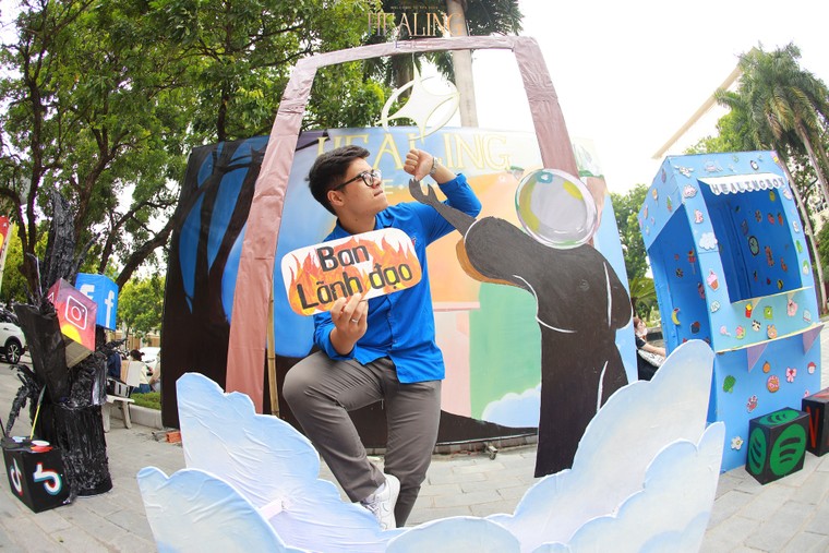 Khám phá Photobooth của K43 Học viện Báo chí và Tuyên truyền ảnh 6