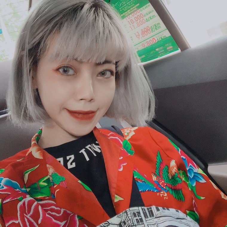 Việt cổ phục và họa tiết "chăn con công" ngày càng được người trẻ ưa chuộng ảnh 8