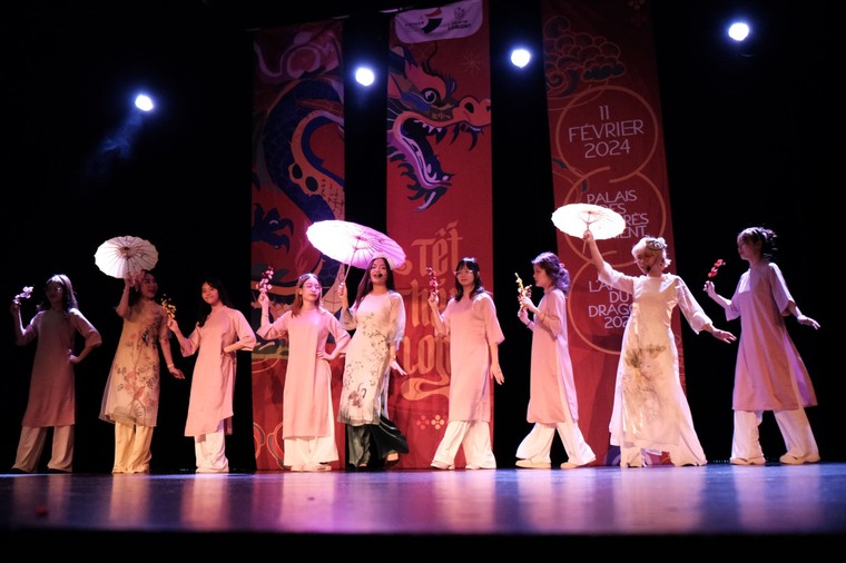 1000 người Pháp ở thành phố Lorient tham dự sự kiện "Tết Thăng Long" ảnh 5