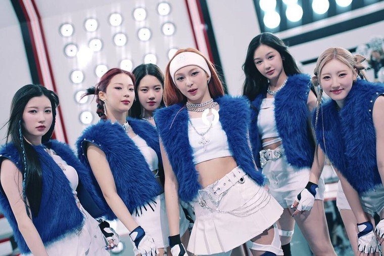 Các ông lớn ngành công nghiệp K-POP ra mắt tân binh để cứu vớt giá cổ phiếu ảnh 2