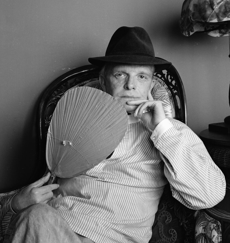 Những cây đèn Tiffany trong ngôi nhà của nhà văn Mỹ Truman Garcia Capote ảnh 2