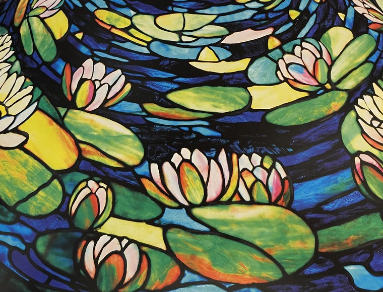 Đèn hoa súng: Viên ngọc quý trong kho tàng đèn kính màu Tiffany ảnh 3