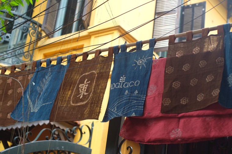 Mãn nhãn với đám rước dâu thời Nguyễn tại Triển lãm “Tay trong Tay” ảnh 12