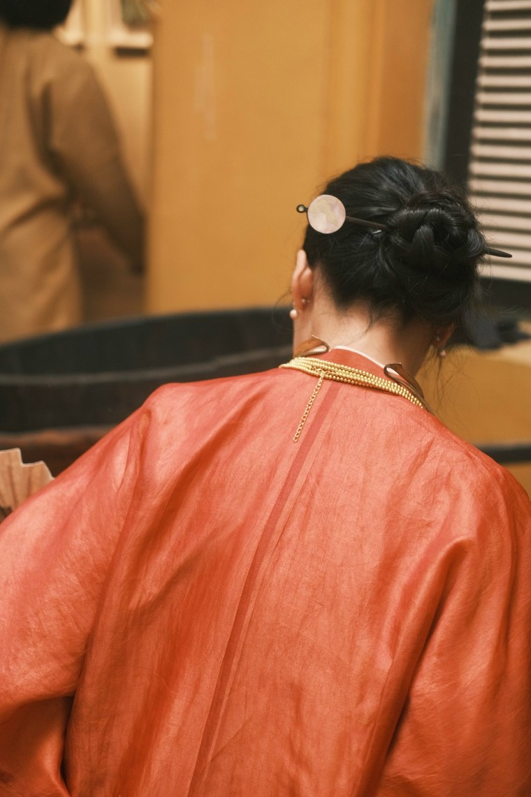 Mãn nhãn với đám rước dâu thời Nguyễn tại Triển lãm “Tay trong Tay” ảnh 25