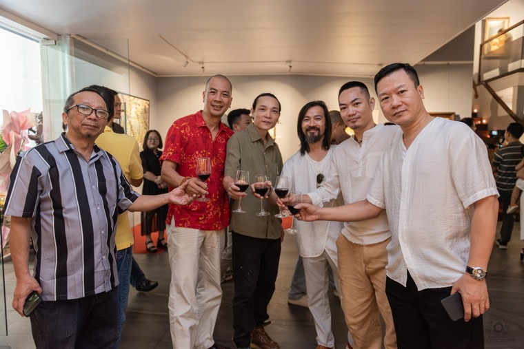 Họa sĩ Nguyễn Ngọc Cương: "Vẽ tranh chân dung là một hành trình sáng tạo đầy thú vị và ý nghĩa" ảnh 11