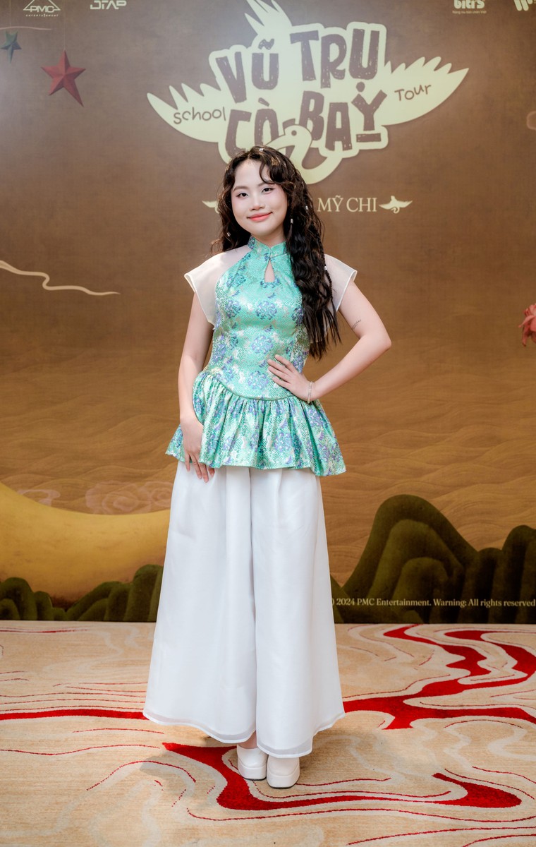 School Tour “Vũ Trụ Cò Bay’ của Phương Mỹ Chi: Truyền tải giá trị văn hoá truyền thống của ba miền Bắc - Trung - Nam ảnh 2