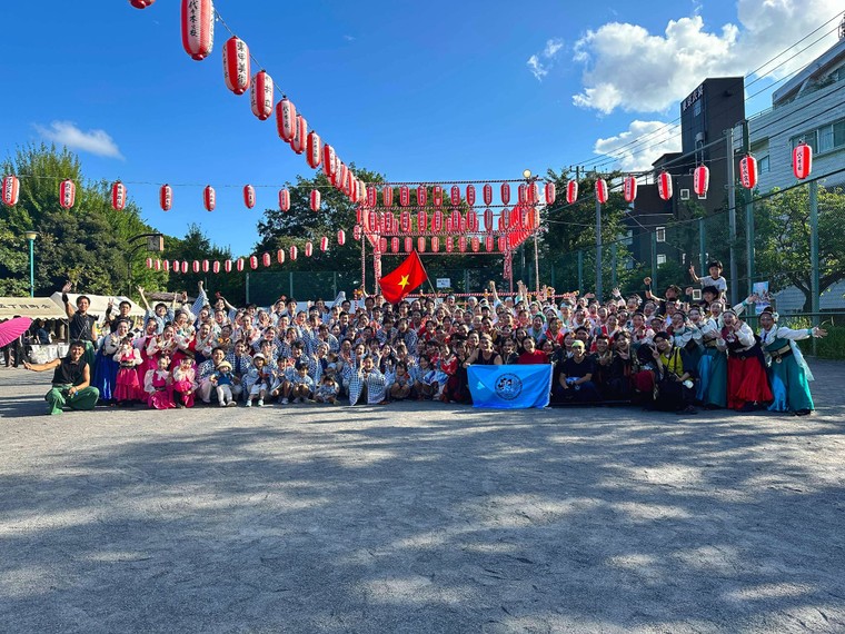 Sắc màu Việt Nam tại Lễ hội mùa hè Tokyo 2024 ảnh 1