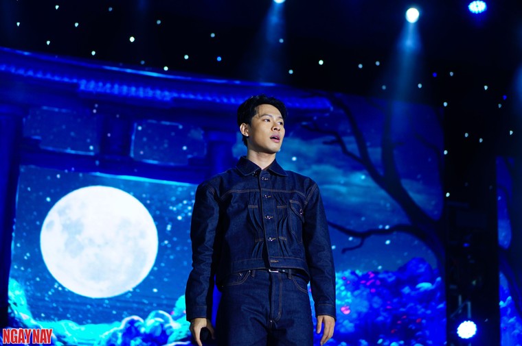 Bữa tiệc âm nhạc kỷ niệm 10 năm trường Đại học Việt Nhật cùng các nghệ sĩ từ "Anh Trai Say Hi" ảnh 4