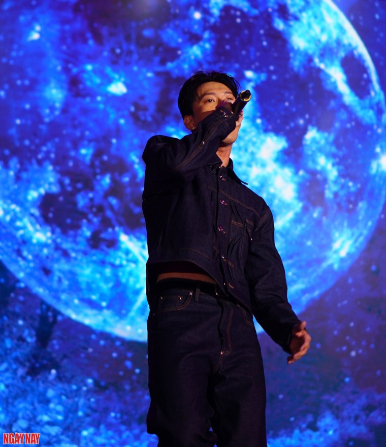 Bữa tiệc âm nhạc kỷ niệm 10 năm trường Đại học Việt Nhật cùng các nghệ sĩ từ "Anh Trai Say Hi" ảnh 7