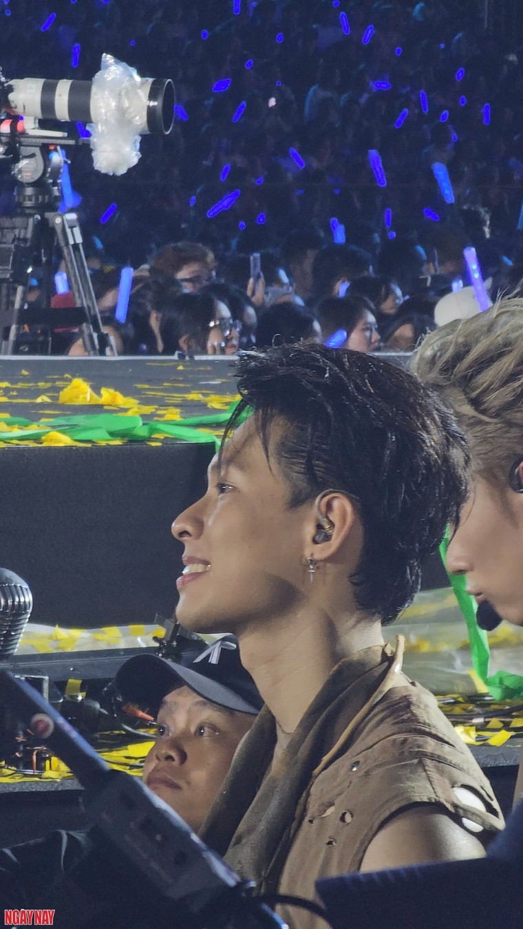 Đêm concert "Anh Trai Say Hi" thứ hai tại Vạn Phúc City: Cơn mưa ngang qua và âm nhạc bùng cháy ảnh 9