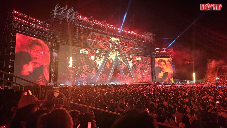 Đêm concert "Anh Trai Say Hi" thứ hai tại Vạn Phúc City: Cơn mưa ngang qua và âm nhạc bùng cháy ảnh 12