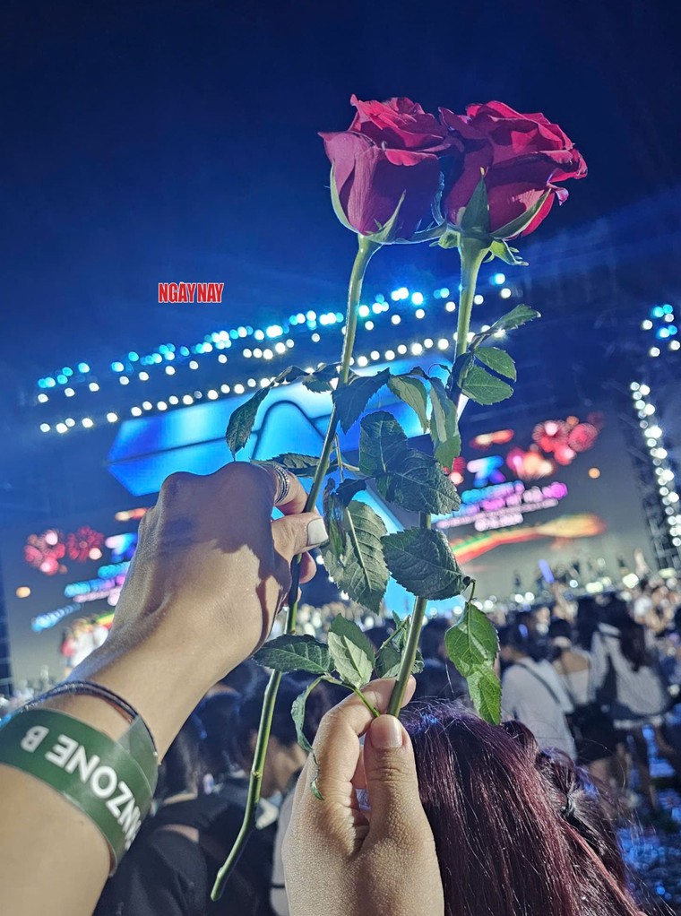 Đêm concert "Anh Trai Say Hi" thứ hai tại Vạn Phúc City: Cơn mưa ngang qua và âm nhạc bùng cháy ảnh 14