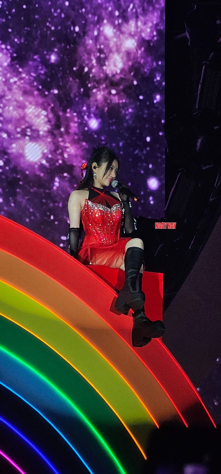 Sơn Tùng M-TP, hieuthuhai cùng dàn sao đổ bộ đêm nhạc Y-fest Viettel: Sân khấu của cảm xúc và những giai điệu thăng hoa ảnh 3