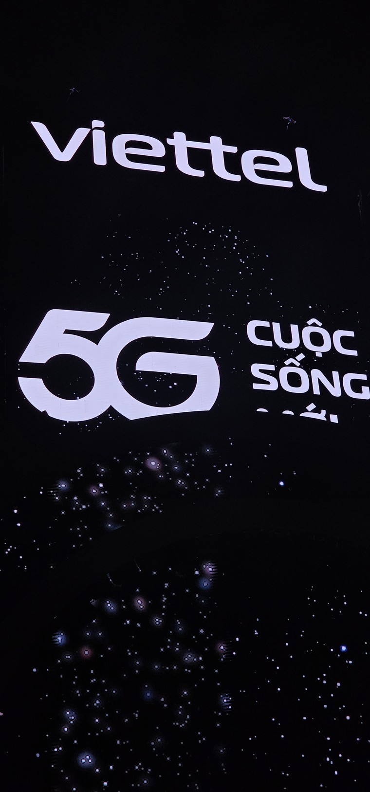 Sơn Tùng M-TP, hieuthuhai cùng dàn sao đổ bộ đêm nhạc Y-fest Viettel: Sân khấu của cảm xúc và những giai điệu thăng hoa ảnh 5