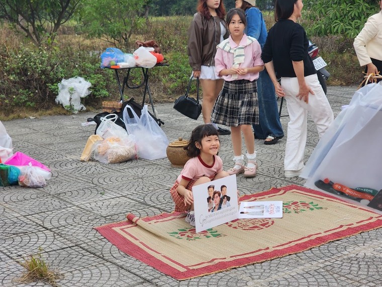 Các project tiếp ứng của người hâm mộ gửi đến ủng hộ các Anh trai Say Hi tại trường đua F1 ảnh 14