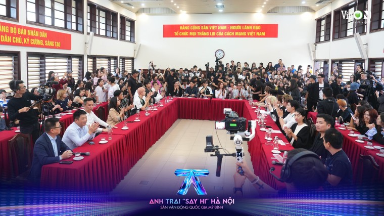Dàn Anh Trai giao lưu cùng các bạn trẻ tại Trung ương Đoàn TNCS HCM & tham quan Nhà truyền thống Báo Nhân Dân ảnh 4