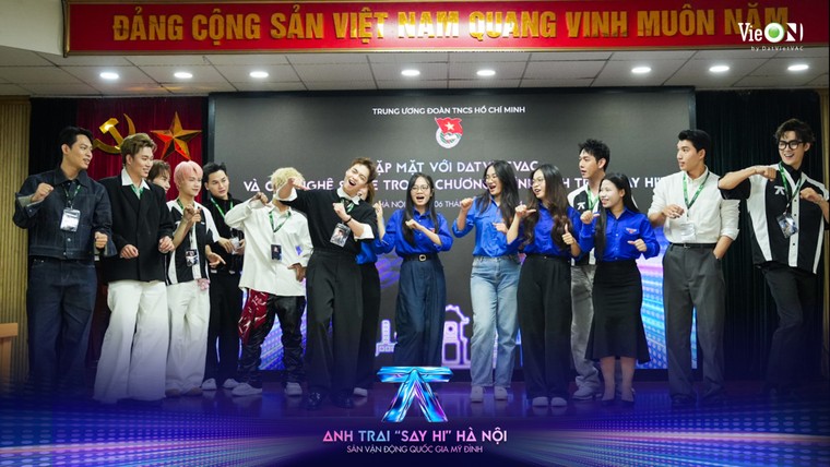 Dàn Anh Trai giao lưu cùng các bạn trẻ tại Trung ương Đoàn TNCS HCM & tham quan Nhà truyền thống Báo Nhân Dân ảnh 9