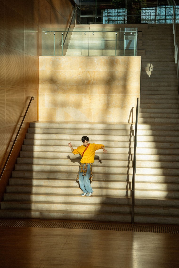 Tổng cục Du lịch Singapore tại Việt Nam hợp tác với ca sĩ Hoàng Dũng quay MV tại Singapore ảnh 2