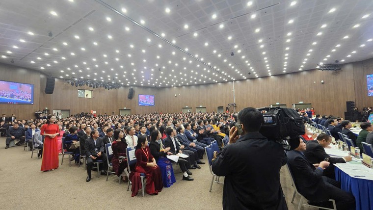 Thủ tướng Phạm Minh Chính tham dự Hội nghị tổng kết 2024 & triển khai nhiệm vụ 2025 của ngành Kế hoạch và Đầu tư ảnh 1